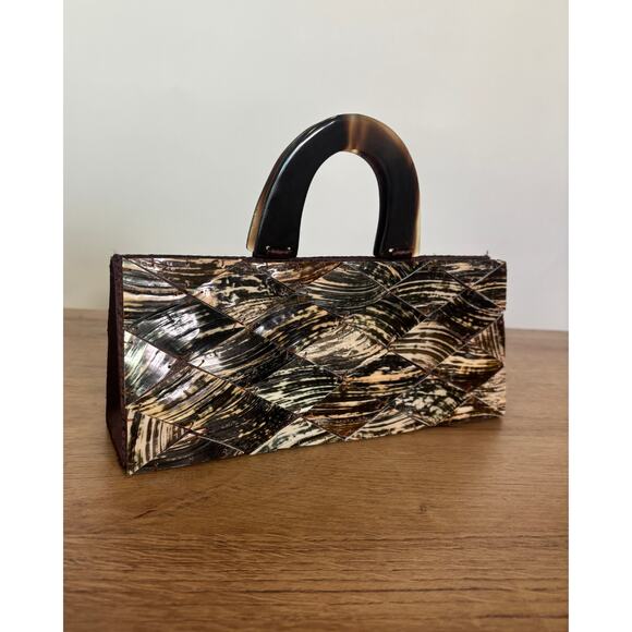 Shira Leah Woven Shell & Resin Handbag Brown Satin Lined Purse w Lucite Handle - Picture 3 of 6
